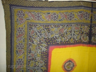 Tie and Dye Cotton Odhani From Kutch Gujarat India.Its size is 170cmX210cm.Its known Shikar Bandh Tie and Dye.Condition is very good(DSC05920 New).
           