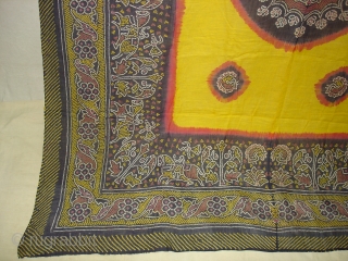 Tie and Dye Cotton Odhani From Kutch Gujarat India.Its size is 170cmX210cm.Its known Shikar Bandh Tie and Dye.Condition is very good(DSC05920 New).
           