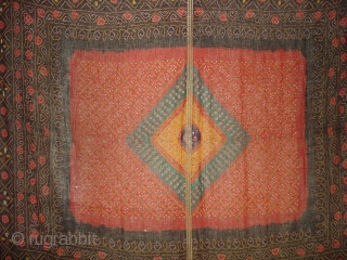 Tie and Dye(Cotton)Odhani From Kutch Gujarat India.Its size is 160cm X 200cm. Condition is very good(DSC05944 New).                