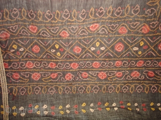 Tie and Dye(Cotton)Odhani From Kutch Gujarat India.Its size is 160cm X 200cm. Condition is very good(DSC05944 New).                