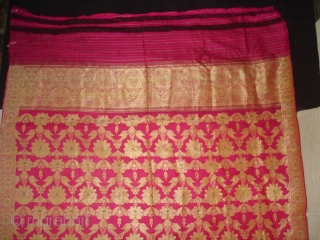 Dupatta handwoven fuchsia silk with zari (Real Silver) from Varanasi, Uttar Pradesh , India. c.1900. Good condition. Its size is 175cmX295cm(DSC06349 New).           