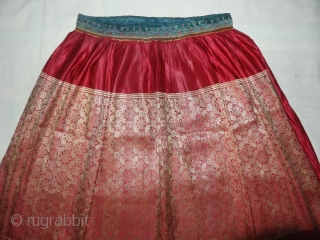 Khinkhab Ghaghra(Skirt),Real Zari Gold threads weaving on the silk,From Jamnagar,Gujarat, India. C.1900.The word Khinkhab, derived from the Persia,Mean's woven flower.Its size is Long-82cm,Round-210cm. Good Condition(DSC07061).        