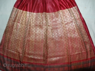 Khinkhab Ghaghra(Skirt),Real Zari Gold threads weaving on the silk,From Jamnagar,Gujarat, India. C.1900.The word Khinkhab, derived from the Persia,Mean's woven flower.Its size is Long-82cm,Round-210cm. Good Condition(DSC07061).        