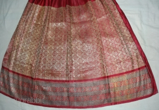 Khinkhab Ghaghra(Skirt),Real Zari Gold threads weaving on the silk,From Jamnagar,Gujarat, India. C.1900.The word Khinkhab, derived from the Persia,Mean's woven flower.Its size is Long-82cm,Round-210cm. Good Condition(DSC07061).        