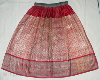 Khinkhab Ghaghra(Skirt),Real Zari Gold threads weaving on the silk,From Jamnagar,Gujarat, India. C.1900.The word Khinkhab, derived from the Persia,Mean's woven flower.Its size is Long-82cm,Round-210cm. Good Condition(DSC07061).        