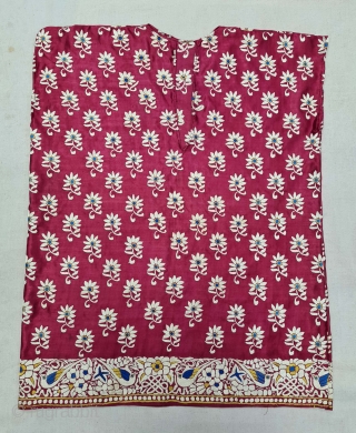 Parsi Jhabla or Jhablo (Blouse) From Surat Gujarat India. The ‘four over, under one satin weave is embroidered with Brids and Flowers design.This kind of Jhabla were embroidered by Chinese artisans in  ...