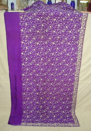 Chakla-Chakli no Garo, Parsi Gara Sari From Surat Gujarat India.This kind of Sari's were embroidered by Chinese artisans in the town of Surat in Gujarat for the Parsi women of that region.The  ...