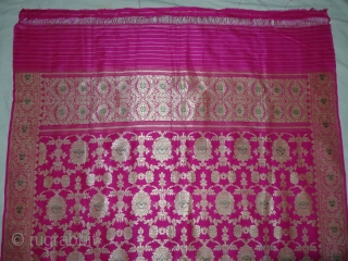 Dupatta handwoven fuchsia silk with zari (Real Silver) from Varanasi, Uttar Pradesh , India. c.1900. Good condition. Its size 112cmX222cm(DSC03797 New).
            