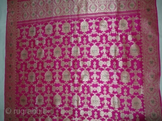 Dupatta handwoven fuchsia silk with zari (Real Silver) from Varanasi, Uttar Pradesh , India. c.1900. Good condition. Its size 112cmX222cm(DSC03797 New).
            