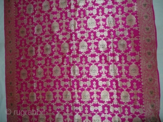 Dupatta handwoven fuchsia silk with zari (Real Silver) from Varanasi, Uttar Pradesh , India. c.1900. Good condition. Its size 112cmX222cm(DSC03797 New).
            