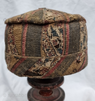 Topi (Hat) Floral Chintz Kalamkari Hat, Hand-Drawn Mordant-And Resist-Dyed Cotton,From Coromandel Coast South India. India. 

C.1825 - 1850.

Made to Order for the South East Asian Markets(20220929_152405).       