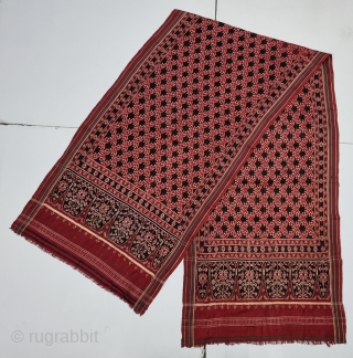 An Rare And Unusual Tran-phul-bhat Patola Dupatta ,Silk Double Ikat.Probably Patan Gujarat.This Patola known as Tran-phul-bhat (there flowers design).
This Patola is one of the most Rare designs and in indigo blue colour.

C.1835-1875.

Its  ...