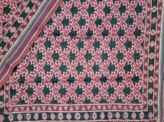 An Rare And Unusual Tran-phul-bhat Patola Dupatta ,Silk Double Ikat.Probably Patan Gujarat.This Patola known as Tran-phul-bhat (there flowers design).
This Patola is one of the most Rare designs and in indigo blue colour.

C.1835-1875.

Its  ...