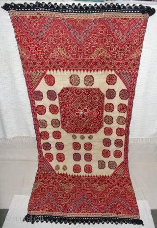 Phulkari Swatti Shawl From the Swat region of Pakistan. India.Silk embroidery on cotton,Circa Mid-19th Century.Its size is 113cmX235cm(DSC07182).
               