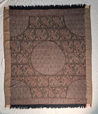 An Rare Kari(Paisley) Design Kani Moon Shawl From Kashmir, India.

C.1835 -1850.

Its Size is 164cmx184cm (20251004_160231) Please email me at Kutcharts1@gmail.com
             