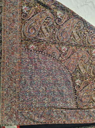 An Rare Kari(Paisley) Design Kani Moon Shawl From Kashmir, India.

C.1835 -1850.

Its Size is 164cmx184cm (20251004_160231) Please email me at Kutcharts1@gmail.com
             