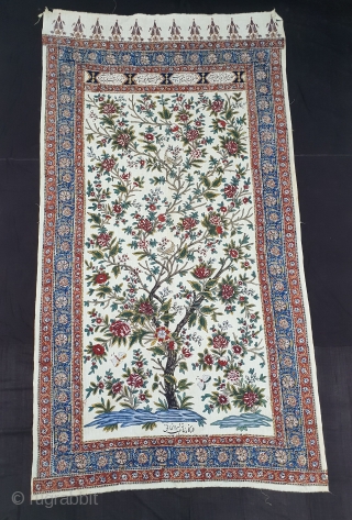 Palampore,Painted and dyed cotton chintz From India.Its an indian chintz which is export to Persia.Its size is 139cmX258cm(154936).               