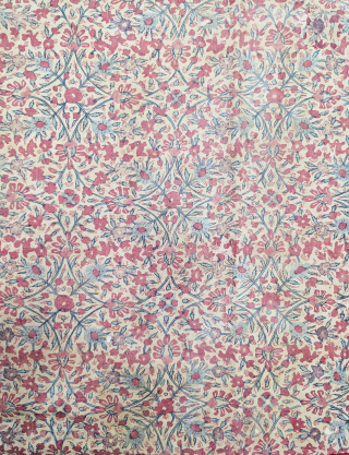 Rare Indian Floral Chintz Kalamkari Fragment ,

Hand-Drawn Mordant-And Resist-Dyed Cotton,From Coromandel Coast South India. India.

C.1825 - 1850.

Exported to the South-East Asian Markets.

Its size is 105cm X 125cm (20241015_163729).     
