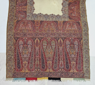 Highly Sikh Period Palledar Shawl of Kani Jamawar, From Kashmir, India.

C.1835-1855.

Its Size is 144cmx310cm (20241027_155355).                  