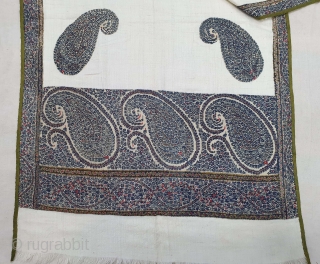 Rare Palledar Sash-Muffler (Made in to the Muffler) of Kani Jamawar, From Kashmir, India. c.1770-1810. Its Size is 46cmx165cm(20201101_151654).              