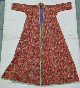 Manchester Print Coat(Robe) With Cotton Filling insid, From Manchester England made for Indian Market. India. Roller Printed on Cotton. Its size is L-135cm,W-130cm, Sleevs 13cmX30cm.
C.1900 (20211106_142349).       
