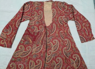 Manchester Print Coat(Robe) With Cotton Filling inside, From Manchester England made for Indian Market. India. Roller Printed on Cotton. Its size is L-122cm,W-1=20cm, Sleevs 21cmX60cm. C.1900 (20211106_142914).      