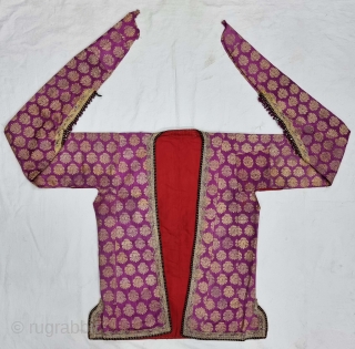 An very Rare Real Zari Brocade(Real Zari) Jacket (costume), With Gold and Silver Thread Embroidery. Lined with Cotton. From the Gujarat, India.

Traded to the Anatolian Market.

C.1875-1900.

Its size is L-61cm,W50cm,S-16cmX83cm (20221103_141400).   