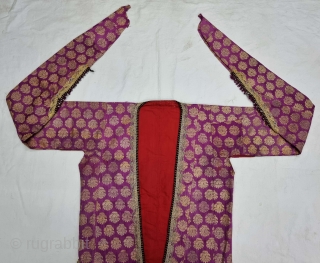 An very Rare Real Zari Brocade(Real Zari) Jacket (costume), With Gold and Silver Thread Embroidery. Lined with Cotton. From the Gujarat, India.

Traded to the Anatolian Market.

C.1875-1900.

Its size is L-61cm,W50cm,S-16cmX83cm (20221103_141400).   