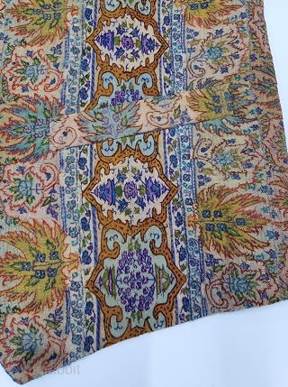 A Rare Dorukha Floral Waist Coat (Jacket) of Kani Weave Jamawar, From Kashmir India. India.

Made for the Young Nawab Prince for Bengal which is in Northern India.

C.1865-1890

Size is 52cmX66cm(20231107_140542).    