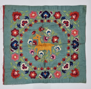An Fine Floral Embroidery and Figurative Wall Decoration , Silk Embroidery on the Silk , From the Chamba Region of Himachal Pradesh India.

C.1900-1925.

Its size is 41cmX43cm (20231118_152211).      