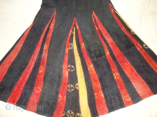Zanskar Coat Dress(Indigo Colour)From Ladakh.India.Finest variations of colours,Pure Vegetable colours has been used,Made of yaks Wool.And it’s Tie and Dye work.Early and rare Dress(DSC07358 New).        