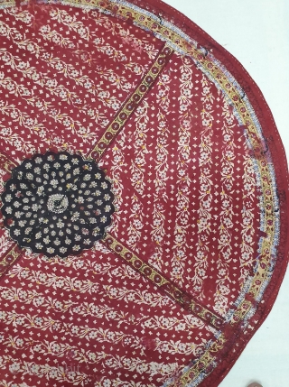 Block-Print table cloth round(Cotton), Probably From Sidhpur Patan, Gujarat Region of western India. India.C.1900.Its size is 90cmX90cm(DSC06295).
                