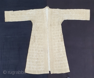 Vohra Costume(Cotton)from Gujarat India.Made for who offer’s Namaz in mosque.Every Part is quilted inside with Portly thread. Its size,Arm size is 21cmX61cm, Height is 125 cm,Skirt is 170cm. Its very rare piece  ...