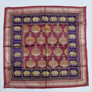Unusual Temple Hanging Zari Brocade (Real Zari) with Fine Kalabattu Embroidery Elephant Design Border (Real Zari Thread) From Jamnagar Gujarat India. India.

C.1875-1900.

Its size is 98cmX98cm(20221122_141511).        