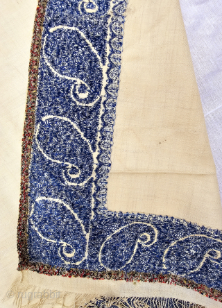 An Unique And Rare Palledar Square Shawl of Kani Jamawar, From Kashmir, India.

Kani Weaving on Complete one Pashmina From Edge to Edge

C.1810-1825.

Its Size is 150cmx155cm.

Border Size is 10cm Width (20241125_150835).   