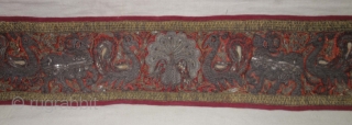 Pichwai Toran for the Gopashtami with Cow's and Peacock, Zardozi Embroidery on the Silk with Real Zari Thread (Real Silver) From Gujarat India. Late 19th Century. Its size 12cm x 72cm(DSC08596).


  