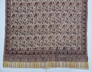 An Unique and Rare Gulab Khas Jamawar Design Kalamkari Shawl , Wood Block Print With Hand-Drawn, Mordant- And Resist-Dyed Cotton, From Deccan Region of South India. India.

c.1875-1900. 

Its size is 125cmX230cm (20221209_145846  ...
