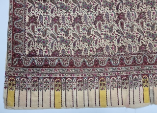 An Unique and Rare Gulab Khas Jamawar Design Kalamkari Shawl , Wood Block Print With Hand-Drawn, Mordant- And Resist-Dyed Cotton, From Deccan Region of South India. India.

c.1875-1900. 

Its size is 125cmX230cm (20221209_145846  ...