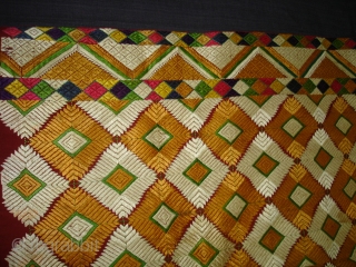 Phulkari From West(Pakistan)Punjab.India.Diamond Design Bagh With rare Influence of Multi-Colour Border(DSC07198).                      