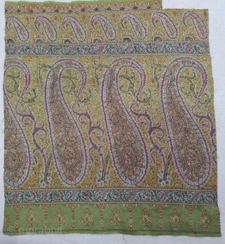 Rare Palledar Fragment of Kani Jamawar, From Kashmir, India.

c.1800-1825. 

Its Size is 34cmx38cm(20211212_180404).                    