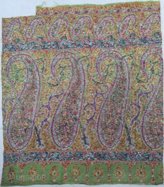 Rare Palledar Fragment of Kani Jamawar, From Kashmir, India.

c.1800-1825. 

Its Size is 34cmx38cm(20211212_180404).                    