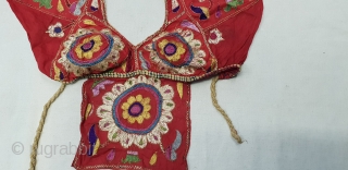 Embroidery Backless Choli(Child) From Chamba Region of Himachal Pradesh India.Circa 1900(20181217_142432).                      