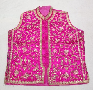 Boys Waistcoat(sadri or Jacket), Zari (Gold Plated Real Silver Threads) 
Embroidered On Gajji-Silk,
Worn by Royal Vohra Muslims Community Of Sidhpur,Patan, Gujarat. India.

C.1900. 

L-46cm,W-45cm(DSC09607).          