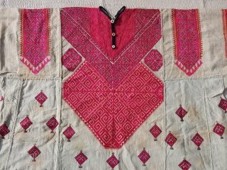 Woman's Embroidered Kurta(Shirt),From Swat Valley of Pakistan.The Natural cotton field with Floss-Silk embroidery(DSC0092556 New).                   
