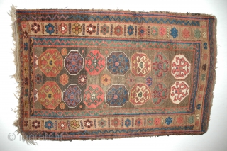 Old Kurdish all wool rug, 115x178 cm.
Great wool, colours and and some nice corrosion and wear.
Both corners has lost some knots.
Rug has no repairs.
Picture number seven shows the place with most weare. 