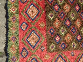 Finnish double sided ryijy rug, the front is in very good condition, signed and dated w1843, 175x135 cm. One end is folded, so the rug is not reduced. Not so easy to  ...