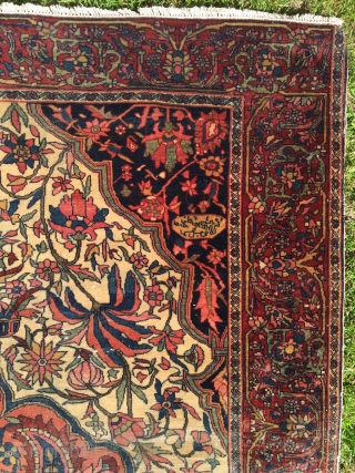 Old Sarouk Feraghan rug, I think, 203x132 cm. Amazing quality but it has wear, holes and some restauration. Just a little bleeding on the back, either from silk overcast or a fuchsine  ...