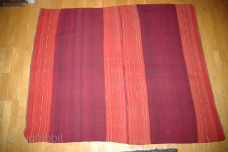 Old and very nice Aymara blanket, Bolivia or Peru, 133x110 cm.
Fine patina and good colours.
A few small repairs.
               