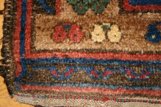 Old Kurdish all wool rug, 115x178 cm.
Great, shiny wool and some nice corrosion and wear.
Lovely green colour.
Two corners has lost some knots.
Rug has no repairs.        
