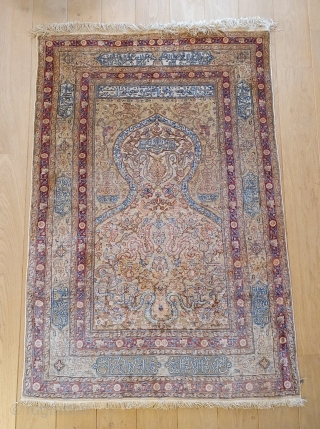 VERY GREAT ANG OUTSTANDING GOLD SILK AND METAL ARMENIAN HEREKE WITH DOUBLE SIGNATURE 
155X110CM                   